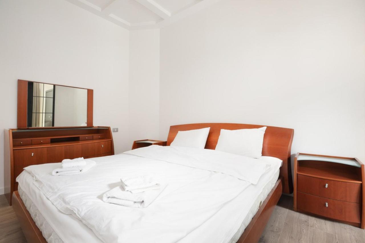 יירבאן Stay Inn-Apartments On Abovyan 32 מראה חיצוני תמונה