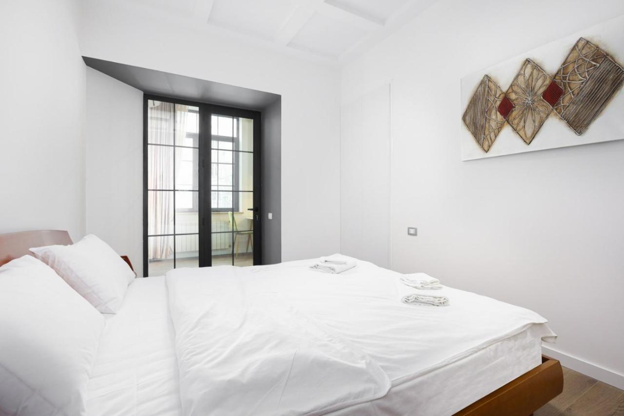 יירבאן Stay Inn-Apartments On Abovyan 32 מראה חיצוני תמונה
