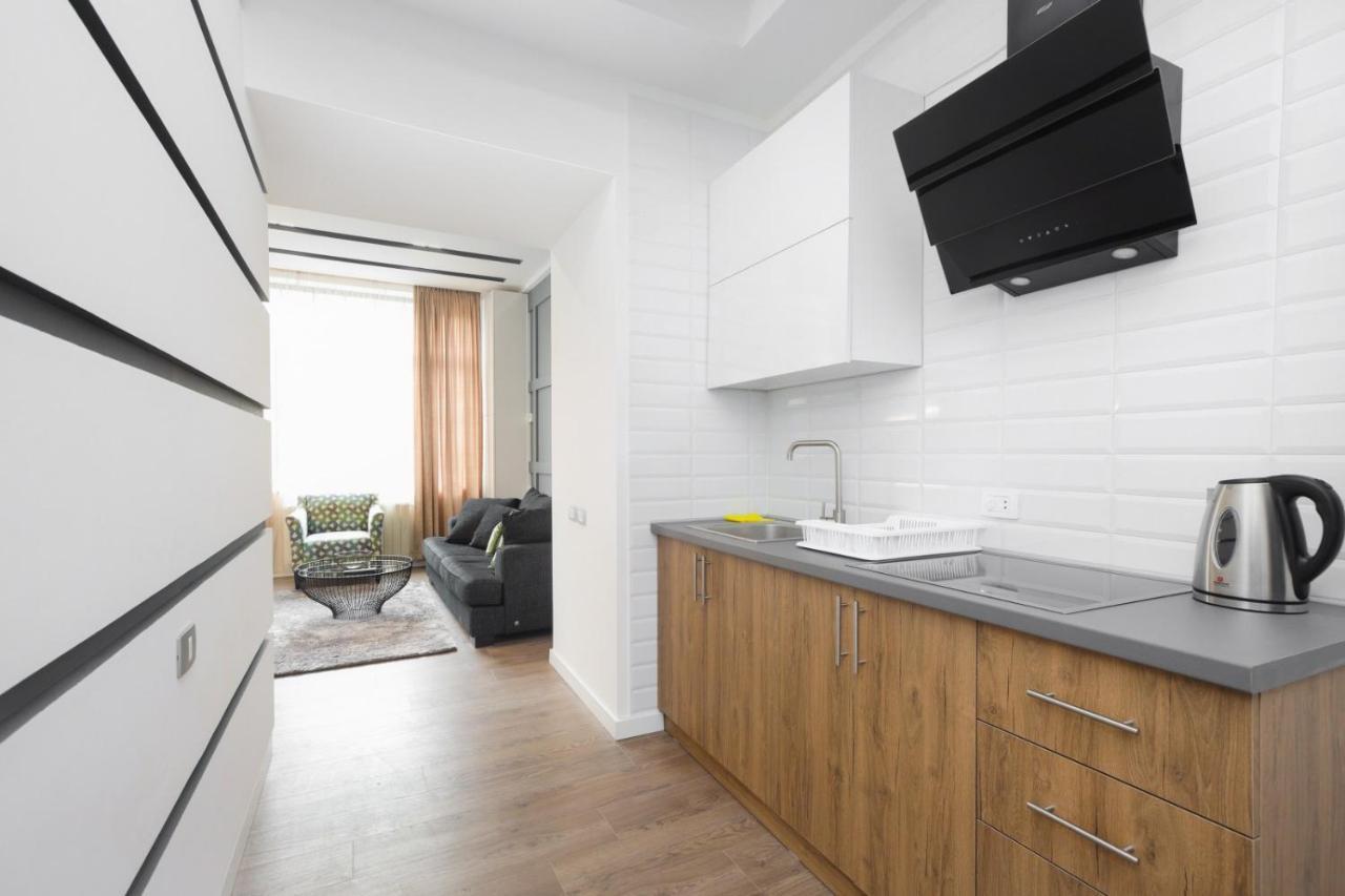 יירבאן Stay Inn-Apartments On Abovyan 32 מראה חיצוני תמונה